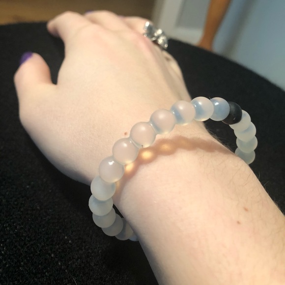 Live Lokai Original Clear/White Bracelet - Picture 4 of 4